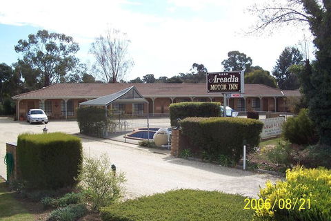 Arcadia Motor Inn - Redcliffe Tourism 1