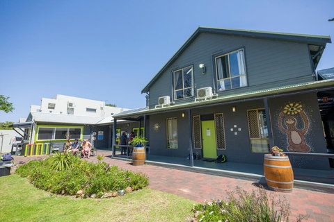 Dunsborough Beachouse YHA Hostel - Redcliffe Tourism 0