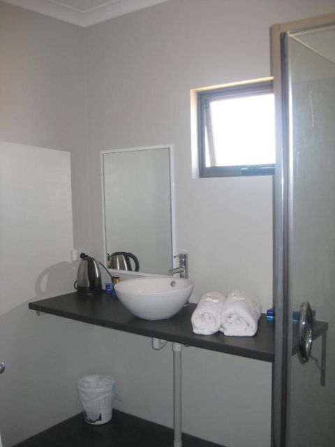 Centrebreak Beach Stay - Redcliffe Tourism 2