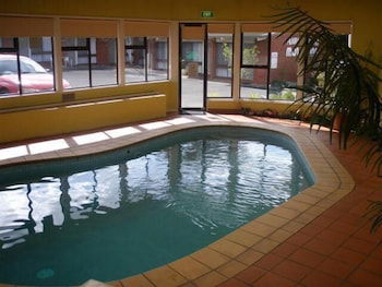 Abbotswood Motor Inn - Redcliffe Tourism 3
