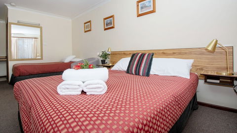 Aalbany Motel - Redcliffe Tourism 3
