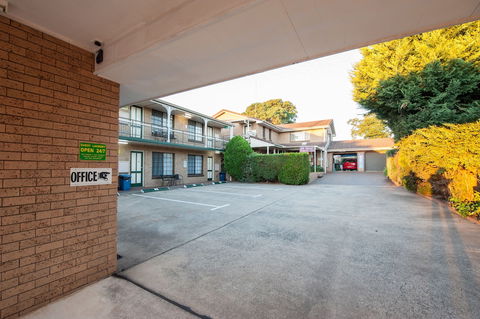 Jacaranda Place Motor Inn - Redcliffe Tourism 1
