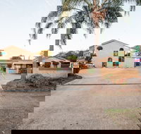 Jacaranda Place Motor Inn - Redcliffe Tourism