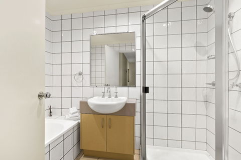 Andari Holiday Apartments - Redcliffe Tourism 4