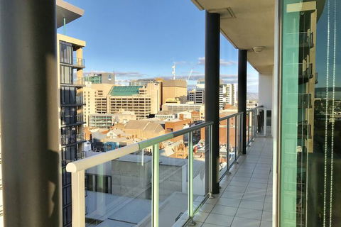 Adelaide DressCircle Apartments North Terrace - Redcliffe Tourism 2