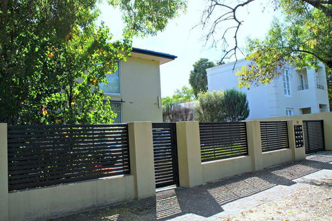 Adelaide DressCircle Apartments Childers Street - Redcliffe Tourism 5