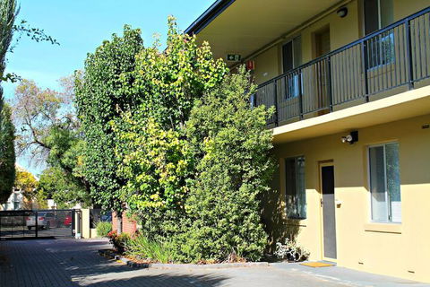 Adelaide DressCircle Apartments Childers Street - Redcliffe Tourism 4