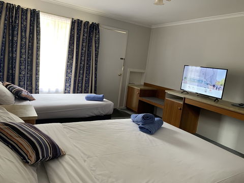 Anchor Belle Motel - Redcliffe Tourism 3