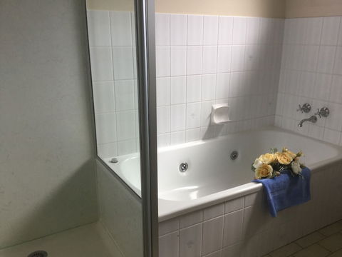 Anchor Belle Motel - Redcliffe Tourism 1