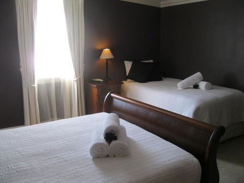 Heritage Guesthouse - Redcliffe Tourism 2