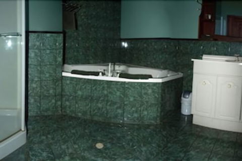 Pemberton Old Picture Theatre Holiday Apartments - Redcliffe Tourism 2