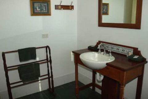 Pemberton Old Picture Theatre Holiday Apartments - Redcliffe Tourism 6