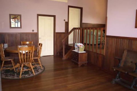 Pemberton Old Picture Theatre Holiday Apartments - Redcliffe Tourism 7