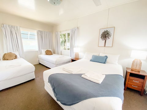 Pacific Sun Motor Inn Bargara - Redcliffe Tourism 5