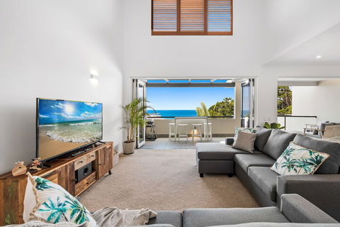Papillon Coolum - Redcliffe Tourism 5