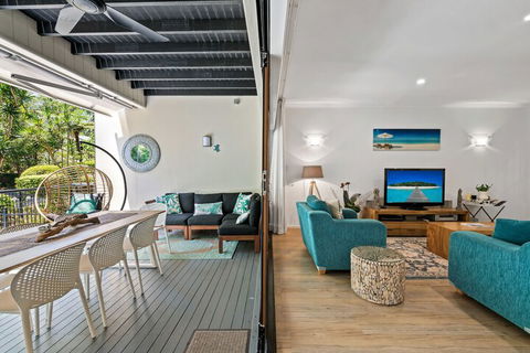 Papillon Coolum - Redcliffe Tourism 4