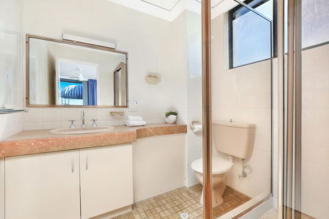 Headland Tropicana - Redcliffe Tourism 3