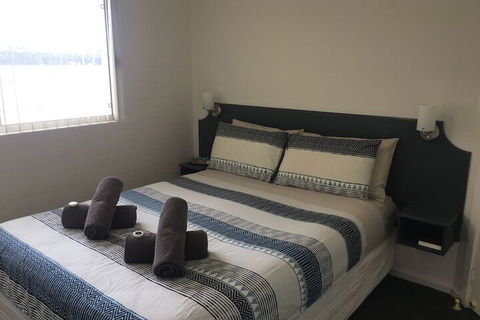 Crown Apartments - Redcliffe Tourism 6