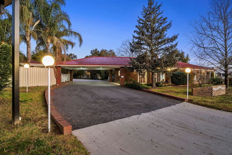 Econo Lodge Border Gateway Wodonga - Redcliffe Tourism 1