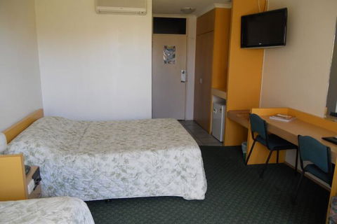 Cottonwood Motor Inn - Redcliffe Tourism 4