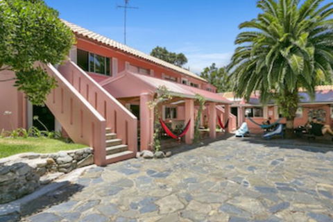 Dolphins Beach House - Redcliffe Tourism 0