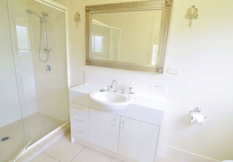 Apple Tree Cottage & Studio - Redcliffe Tourism 2