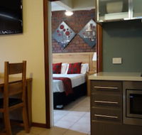 Glenelg Gateway Apartments - Redcliffe Tourism