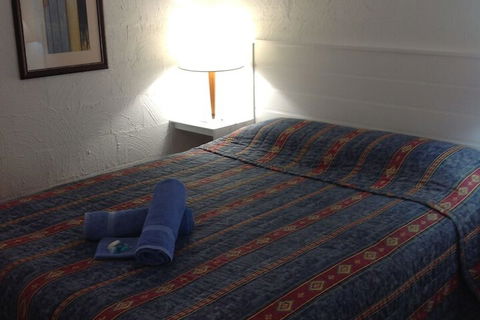 Farnboro Motel - Redcliffe Tourism 6