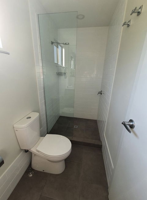 Alex Beach Cabins - Redcliffe Tourism 6