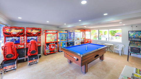Alex Beach Cabins - Redcliffe Tourism 3
