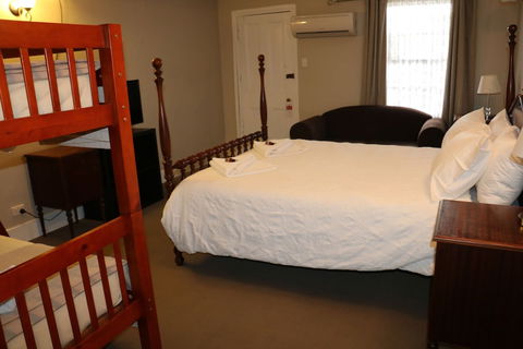 Settlers House York - Redcliffe Tourism 4