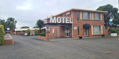 Alfa Motel - Redcliffe Tourism 3