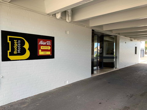 The Menai Hotel Motel - Redcliffe Tourism 1