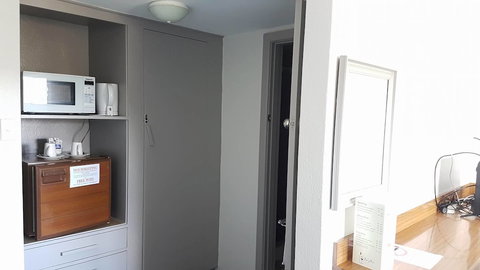 The Menai Hotel Motel - Redcliffe Tourism 4