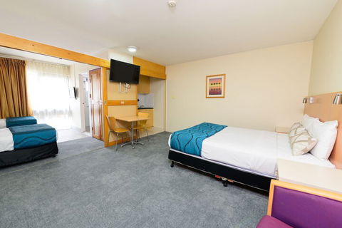 Airolodge International - Redcliffe Tourism 6