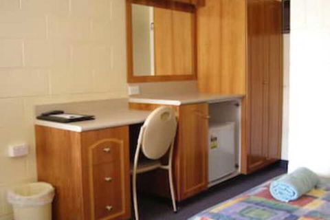 All Seasons Motor Lodge - Redcliffe Tourism 6
