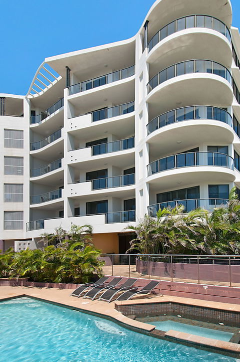 Meridian Alex Beach Apartments - Redcliffe Tourism 2