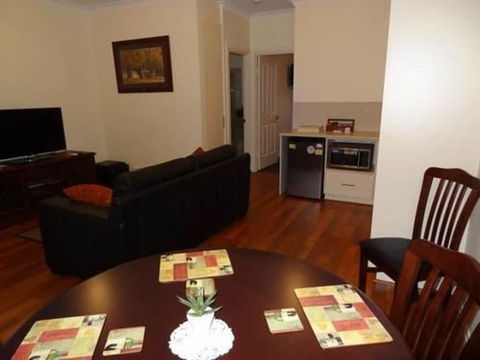 Hahndorf Oak Tree Cottages - Redcliffe Tourism 6