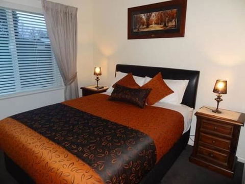 Hahndorf Oak Tree Cottages - Redcliffe Tourism 2