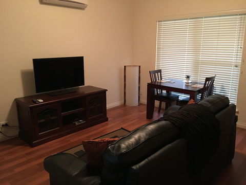 Hahndorf Oak Tree Cottages - Redcliffe Tourism 5