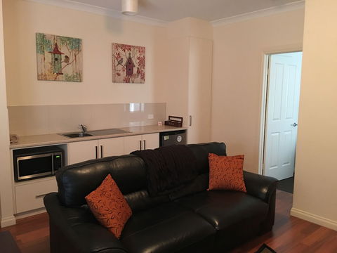 Hahndorf Oak Tree Cottages - Redcliffe Tourism 0