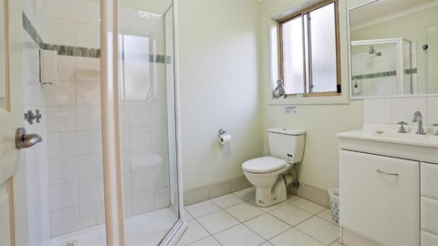 Euroa Motor Inn - Redcliffe Tourism 6