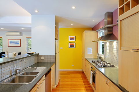A PERFECT STAY - Abode At Byron - Redcliffe Tourism 2