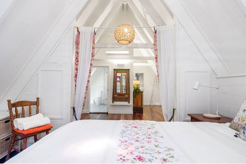 A PERFECT STAY - Longhouse - Redcliffe Tourism 6