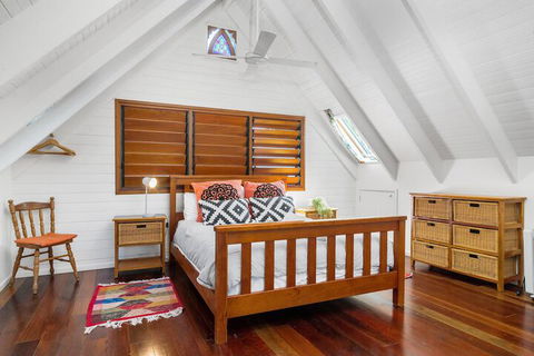 A PERFECT STAY - Longhouse - Redcliffe Tourism 4