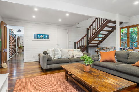 A PERFECT STAY - Longhouse - Redcliffe Tourism 7