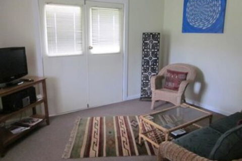 Lakes Waterfront Motel & Holiday Cottages - Redcliffe Tourism 7