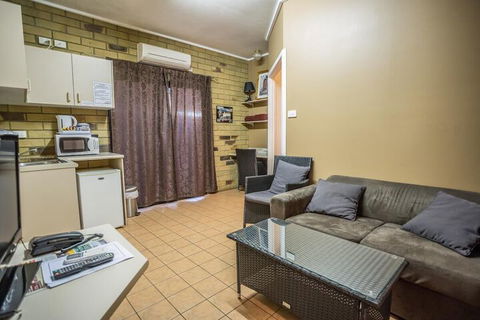 Abacus Motel - Redcliffe Tourism 7