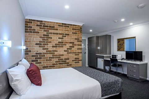 Bushmans Motor Inn - Redcliffe Tourism 5