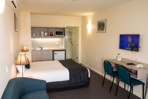 Shoreline Hotel - Redcliffe Tourism 0